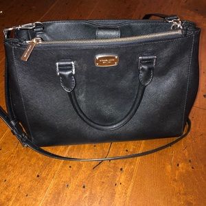 Black Michael Kors Crossbody Purse